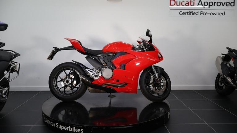 DUCATI PANIGALE V2 - 2021 - 13900 MILES