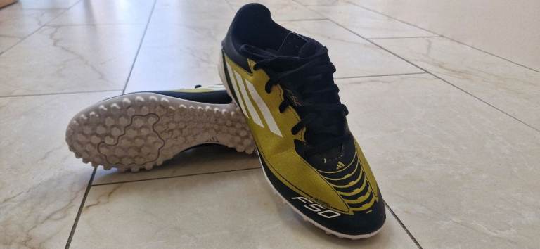 Adidas Messi F50 League Turf Boots, Size 7 (Europe size40) 