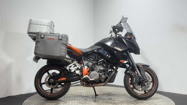 KTM Supermoto 2010 28K GOOD RUNNING PROJECT BIKE FULL LUGGAGE RUNS WELL 990CC