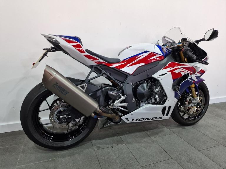 2024 Honda Fireblade CBR1000RRR SP, 30th Anniversary Edition, Warranty 06/26