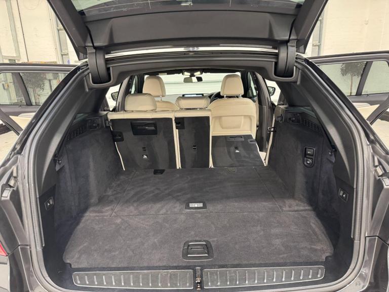  BMW 5 Series 3.0 530d M Sport Touring 5dr Diesel Auto xDrive Euro 6 (s/s) (265 ps) Diesel Automatic