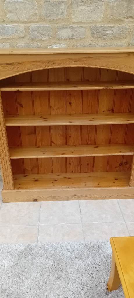  Free Pine Bookcase