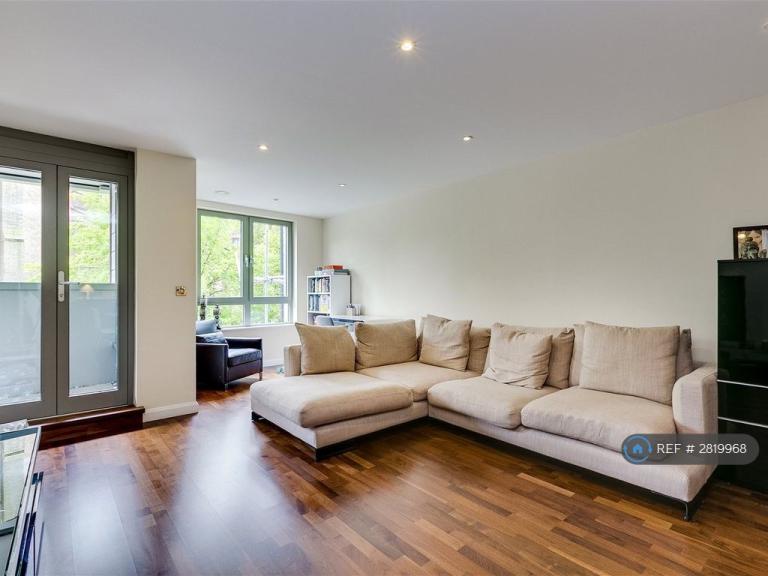 2 bedroom flat in Dungannon House, London, SW6 (2 bed) (#2819968)