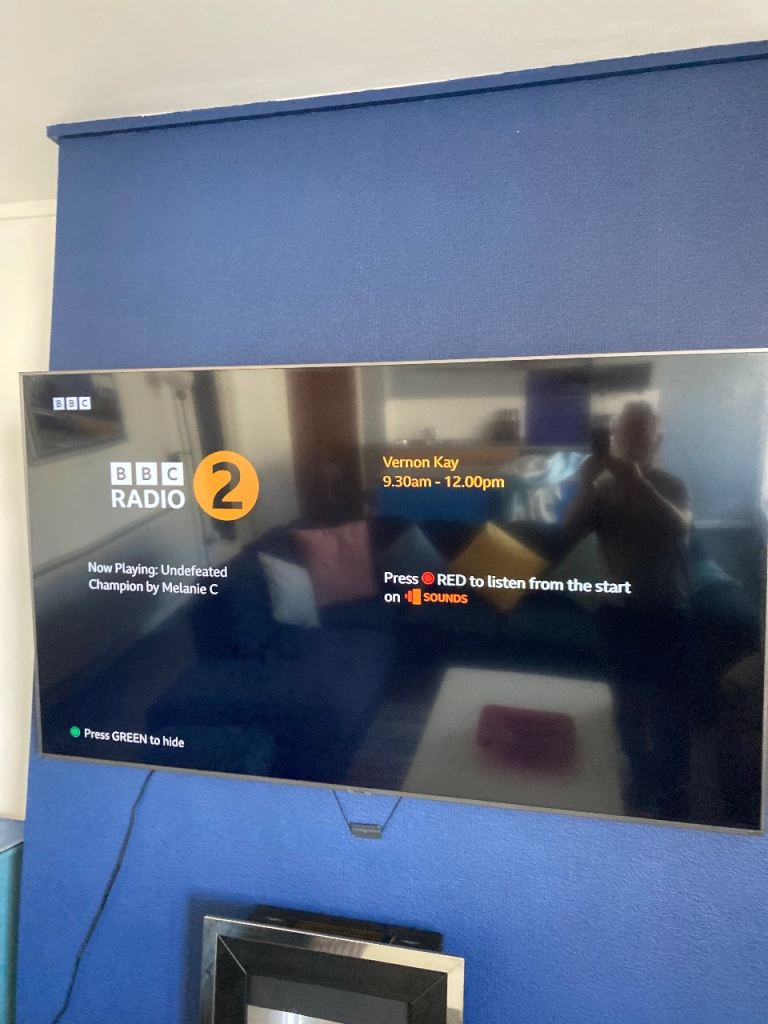 SAMSUNG SMART TELEVISION..65 “