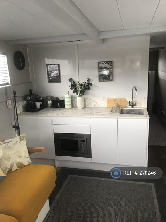 1 bedroom house in Swan Wharf Business Centre, Uxbridge, UB8 (1 bed) (#2711246)