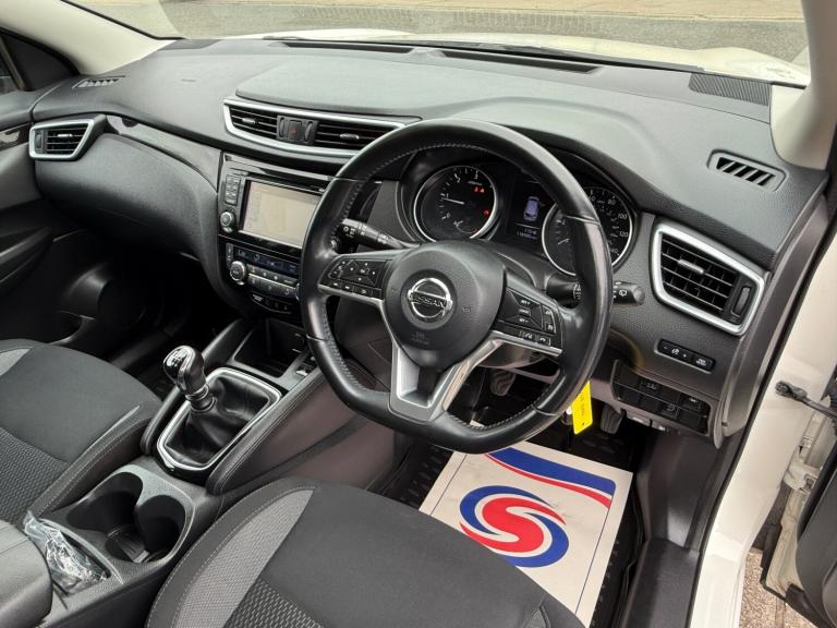 ** GREAT VALUE ** 2018 (68) Nissan Qashqai 1.5 dCi Acenta Premium 5 dr hatchback
