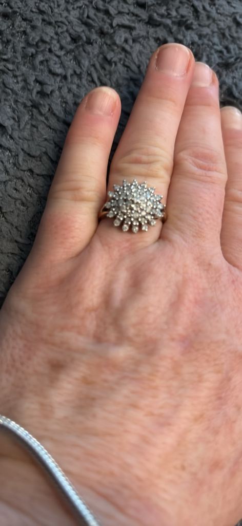 Stunning Vintage 9ct Gold 1ct Diamond Traditional Cluster Ring Size P