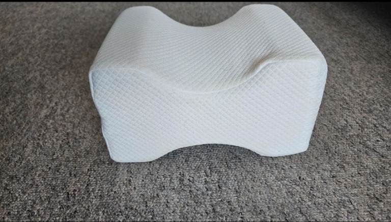 Memory foam pillow 