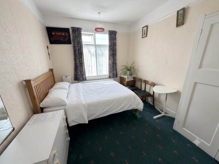 Bright Room for Lodger