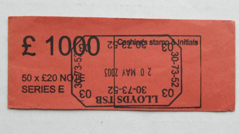 COLLECTABLE PAPER NOTE MONEY BAND £1000 50x£20 SERIES E LLOYDS STAMPED 20/5/2003