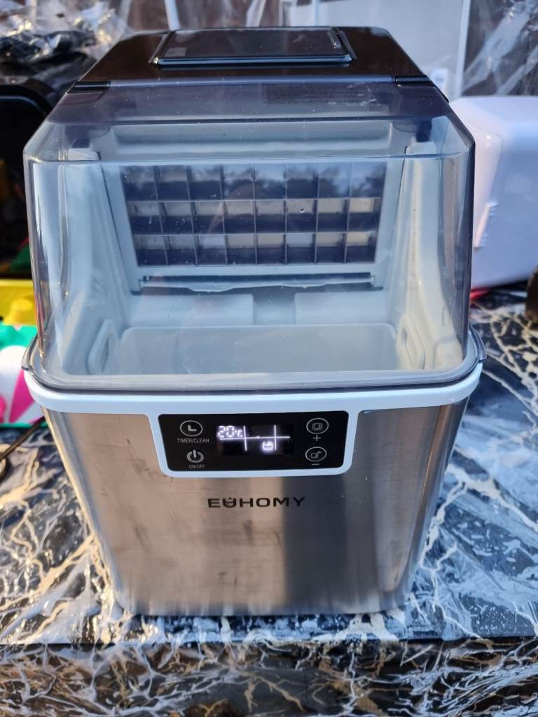Ice maker brand new 