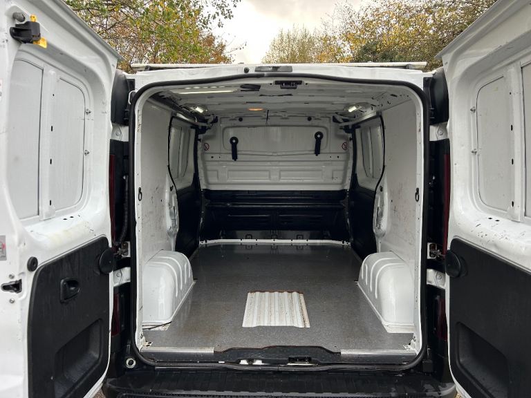 70,000 MILES VAUXHALL VIVARO 1.6 CDTI 2018 FREE ULEZ EX BT EXCELLENT CONDITION NO VAT