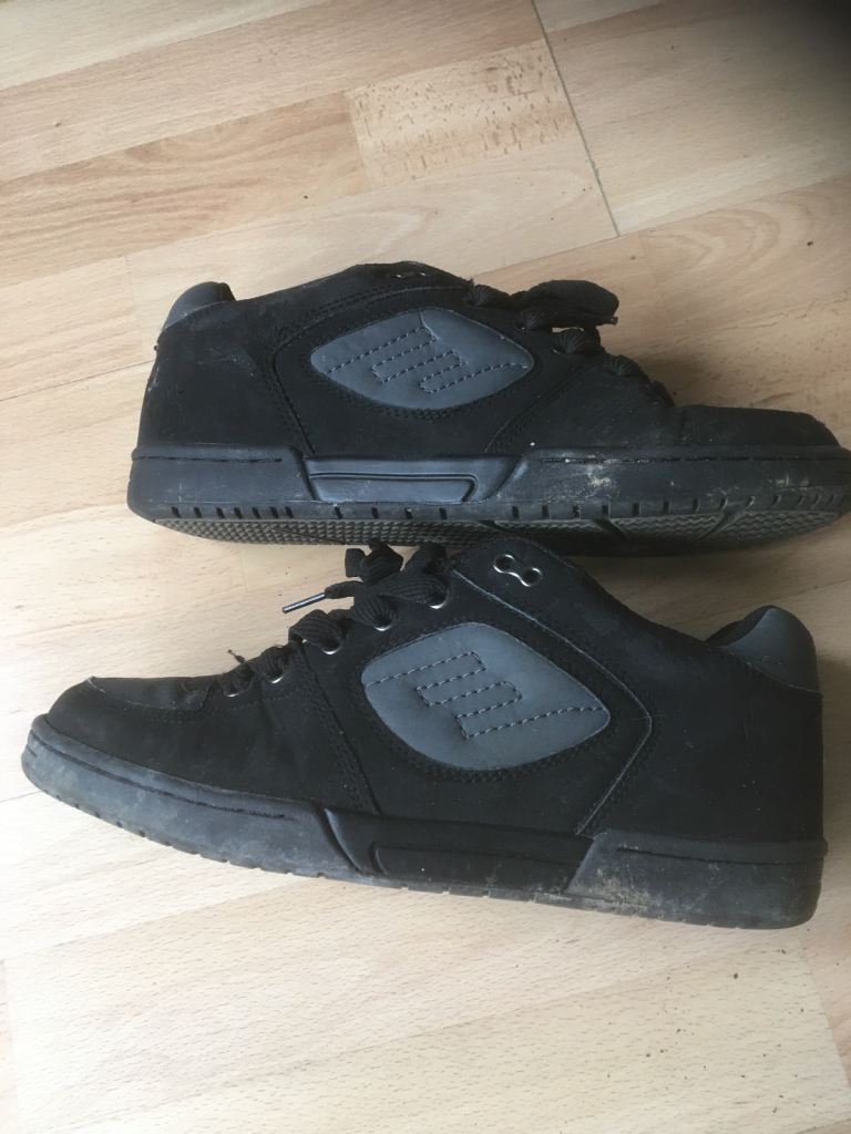 Reynolds skateboard shoes size 8