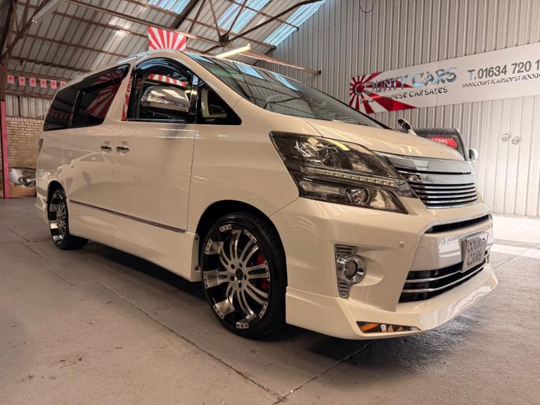 Toyota Vellfire 2.4 Z Platinum 20 inch Alloys, Twin Sunroofs, 2013-63-Reg, 