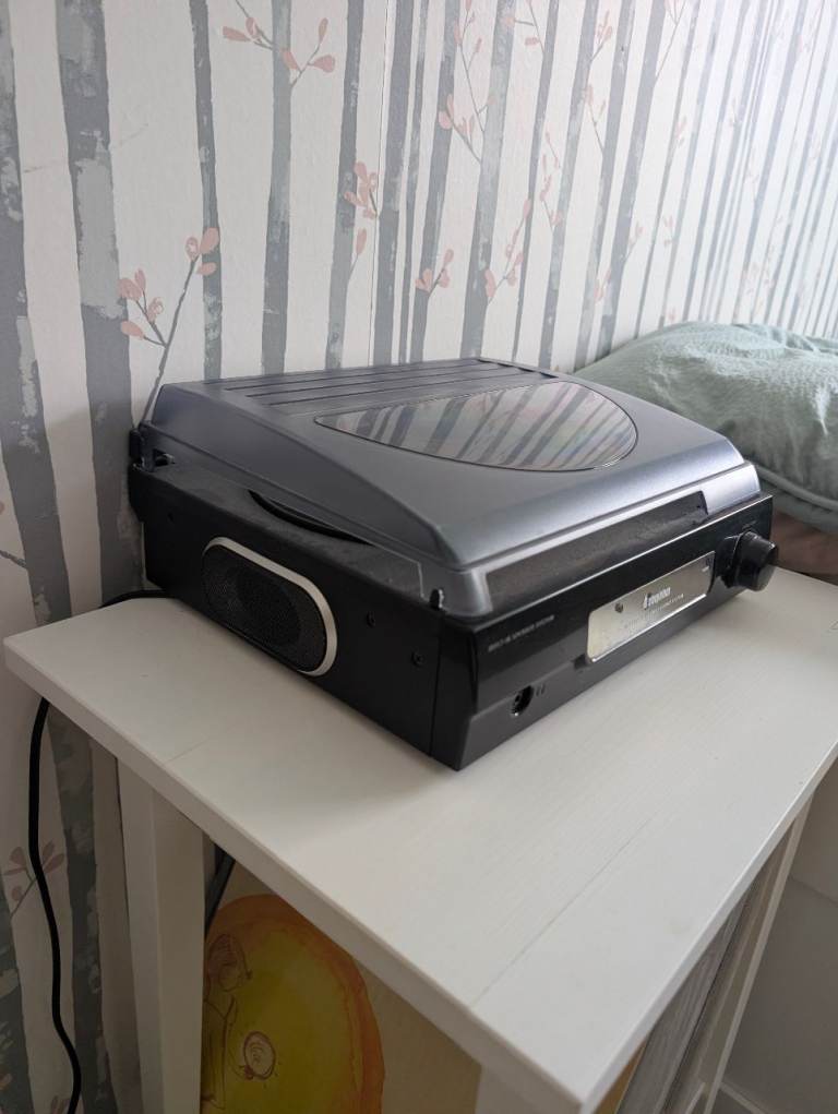 Steepletone record player 