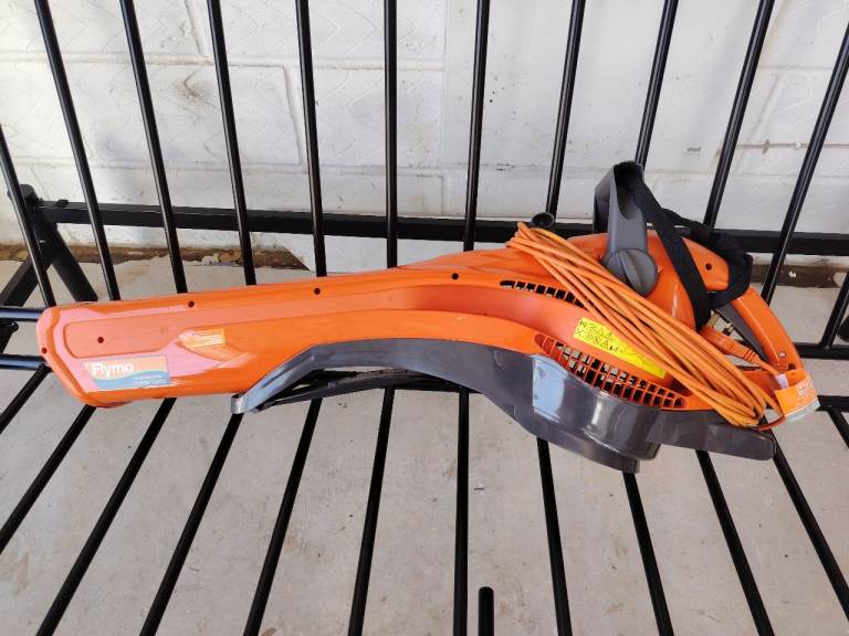 Flymo 2700W Garden Leaf Blower & Vacuum - 4in1 - £25 
