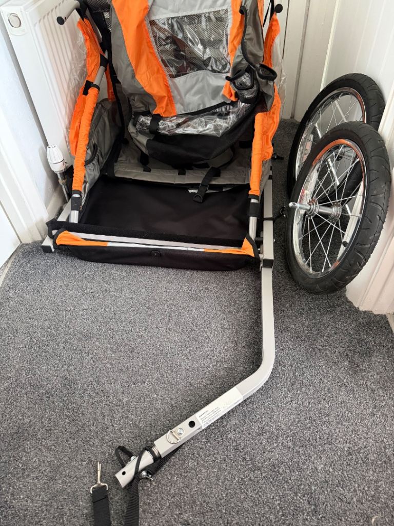 Brand new Halfords double buggy bike traiker