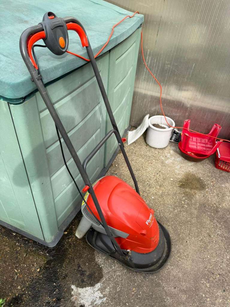 image for Flymo HoverVac 260 – Pre-Owned