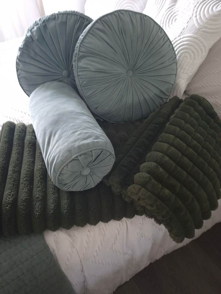 Cushions and throw