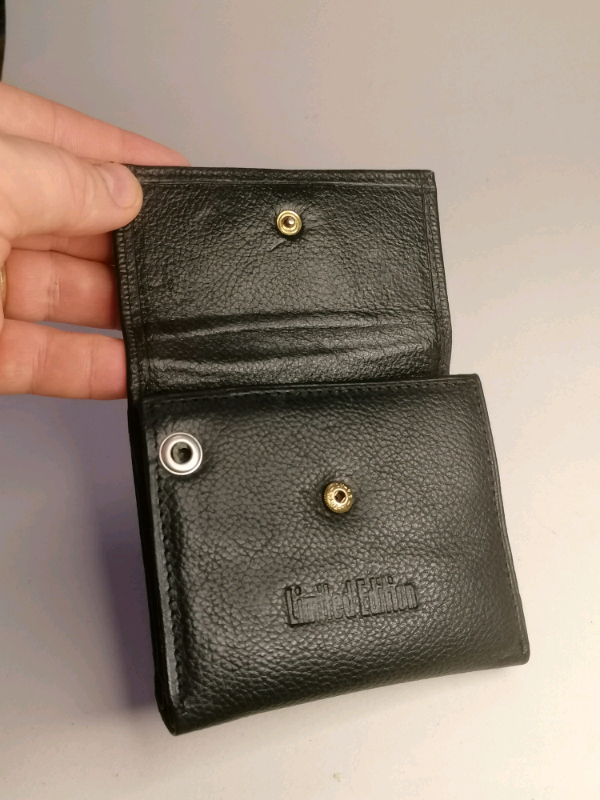 Good quality men's wallet. 