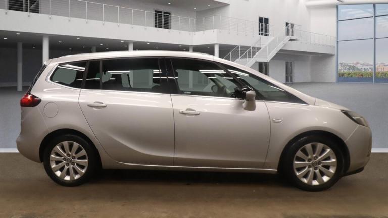 2016 Vauxhall Zafira 2.0 CDTi 170 Tech Line 5dr Auto ++ SAT NAV / ULEZ / 8 VAUXHALL SERVICES ++ M...