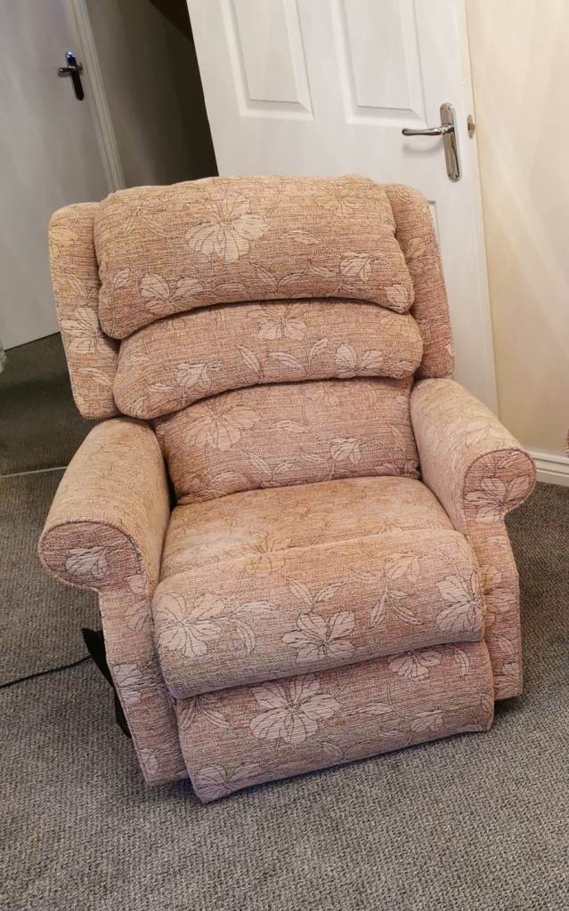 2015 HSL Caledonian Rose Petite Dual Riser Recliner Chair