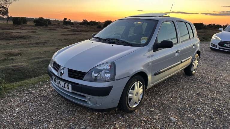 2004 Renault Clio 1.4 16V Expression 5dr Auto HATCHBACK Petrol Automatic