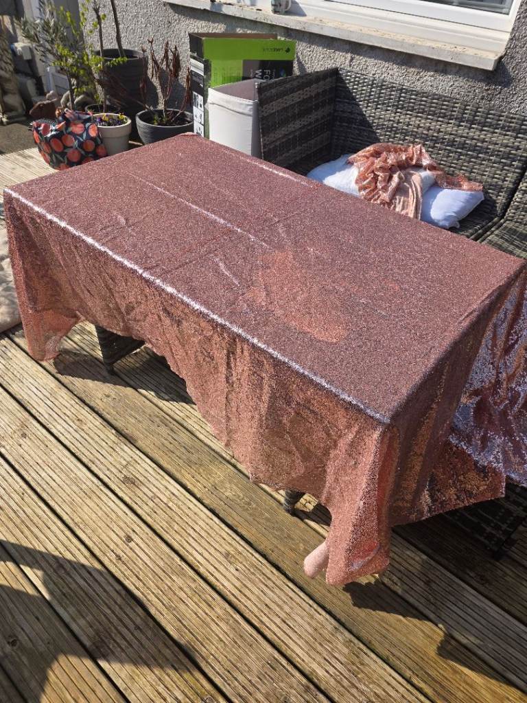 10 x rose gold sequin tablecloths 