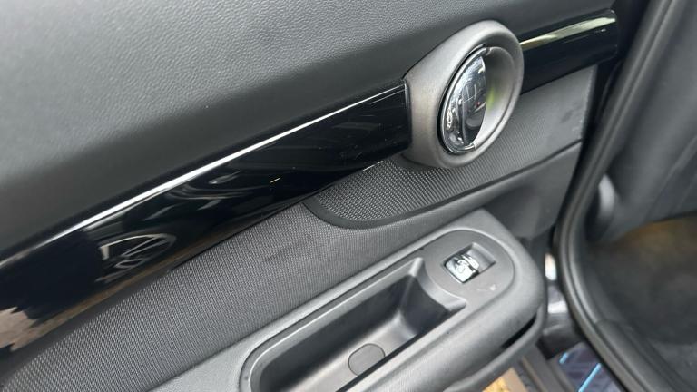 2022 MINI Clubman 1.5 Cooper Shadow Edition 6dr Auto ESTATE PETROL Automatic