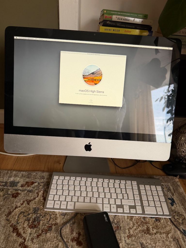 Apple iMac Desktop Computer  – Good Condition 