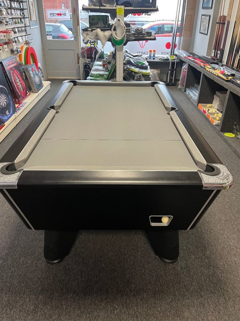 7ft supreme pool table 