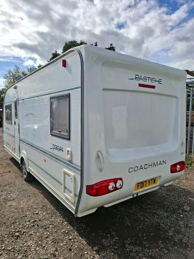 Coachman Pastiche fixed bed 