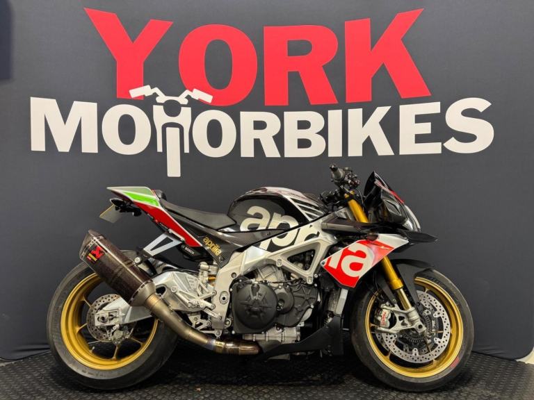 2017 Aprilia Tuono 1100 V4 1100 Factory Naked Petrol Manual Euro 4 (175 ps)