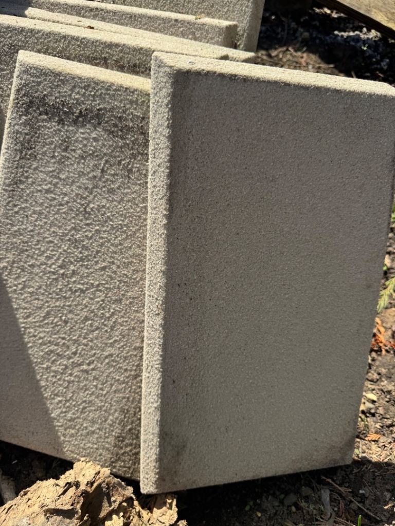 Lightweight quoin pairs, plaster coated 