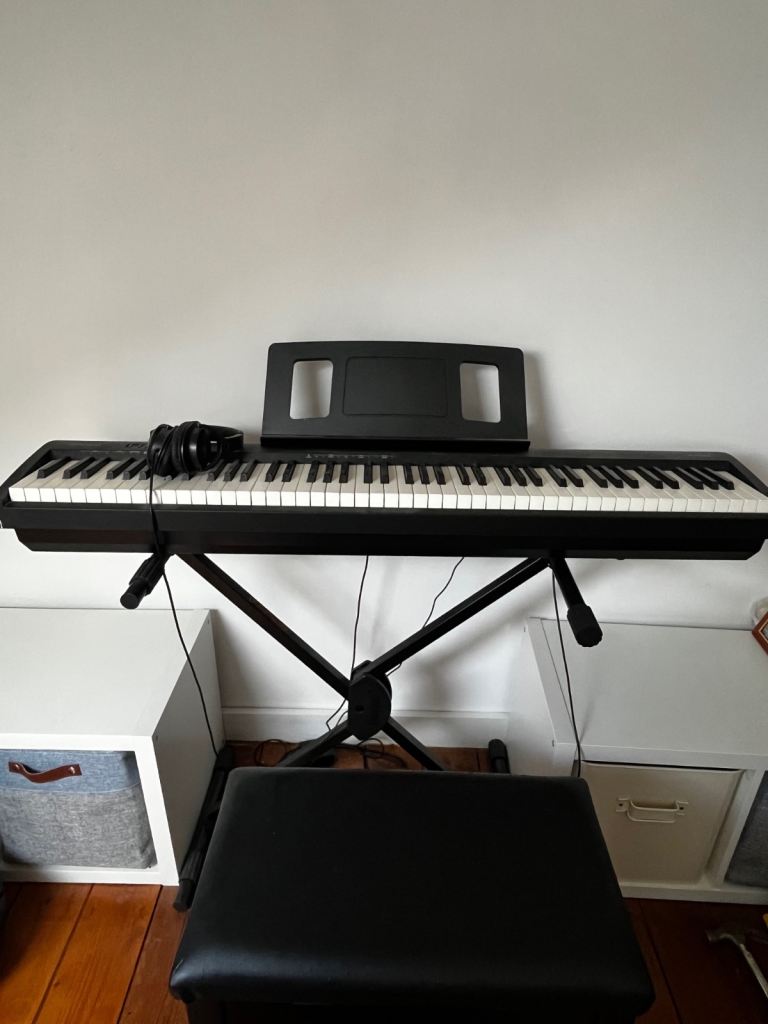 Roland FP-10 Digital Piano