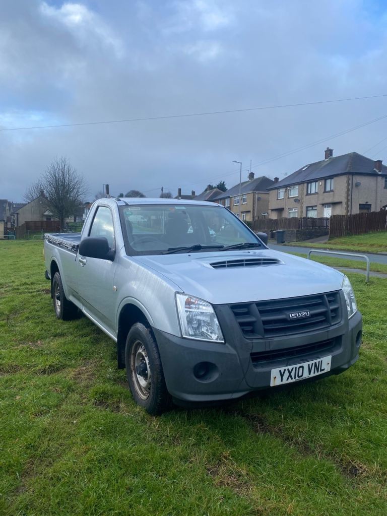 I'm looking for any Isuzu rodeo single cab available for sale