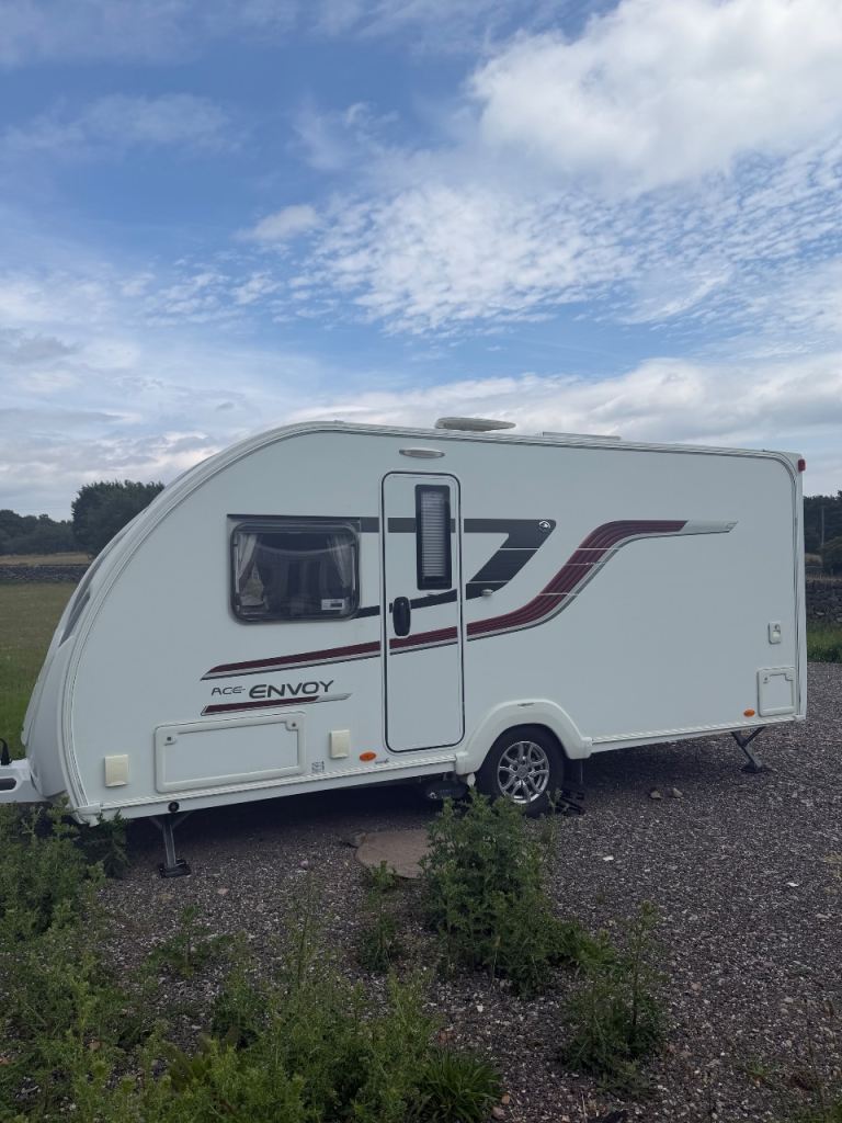 Swift Ace Envoy Caravan 2015