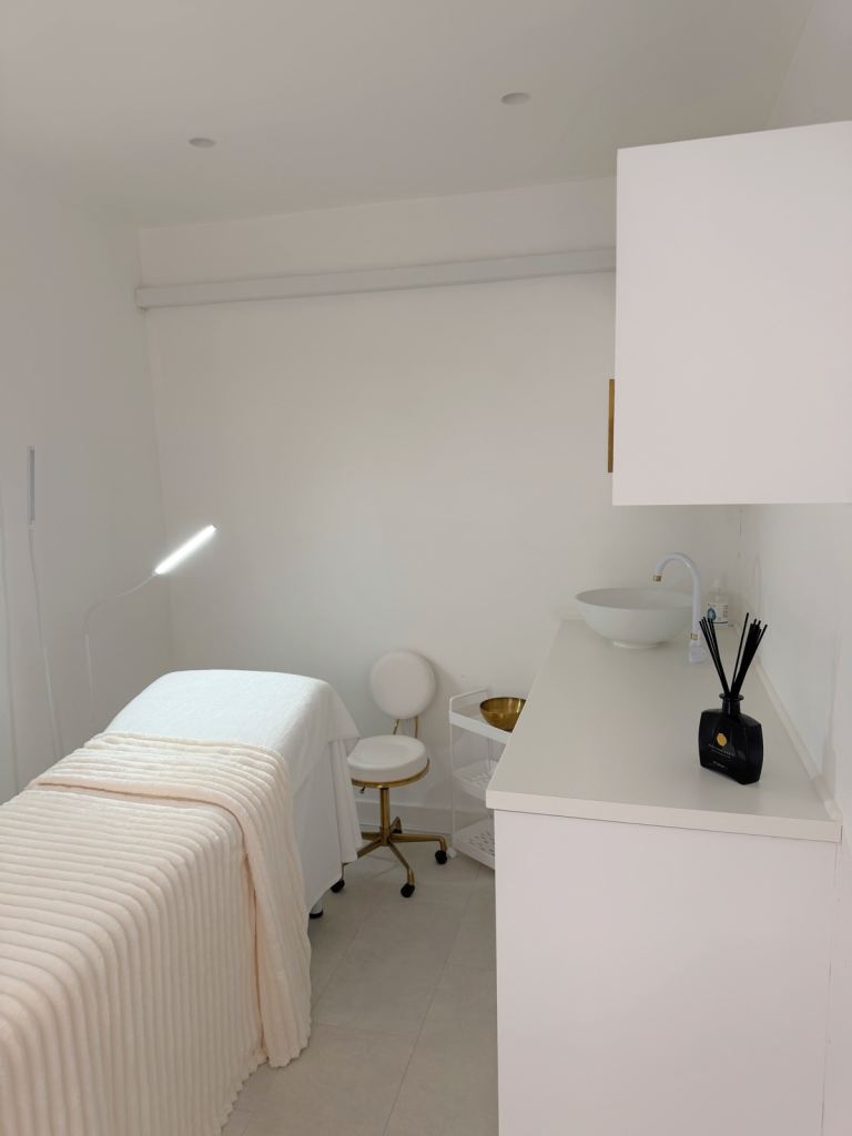 Beautiful Therapy Room to rent 