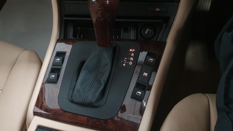 BMW 320D SE * GENUINE 6,000 MILES FROM NEW * YES 6,000 MILES WOW* AUTOMATIC