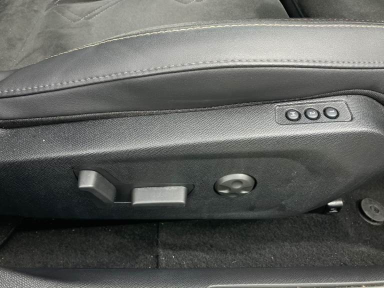 2022 DS Automobiles Ds 9 1.6 PureTech 225 Performance Line + 4dr EAT8 Saloon Petrol Automatic