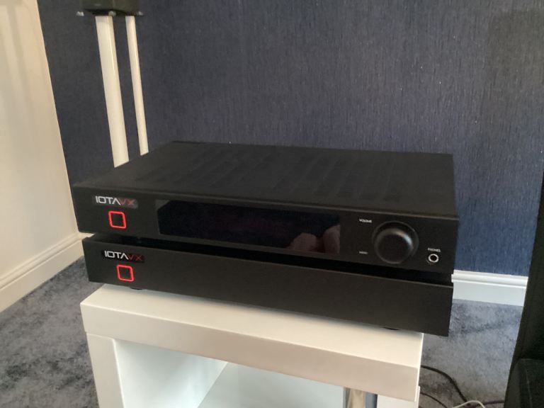 IOTAVX SA3 Pre amplifier and IOTAVX PA3 Power amplifier 
