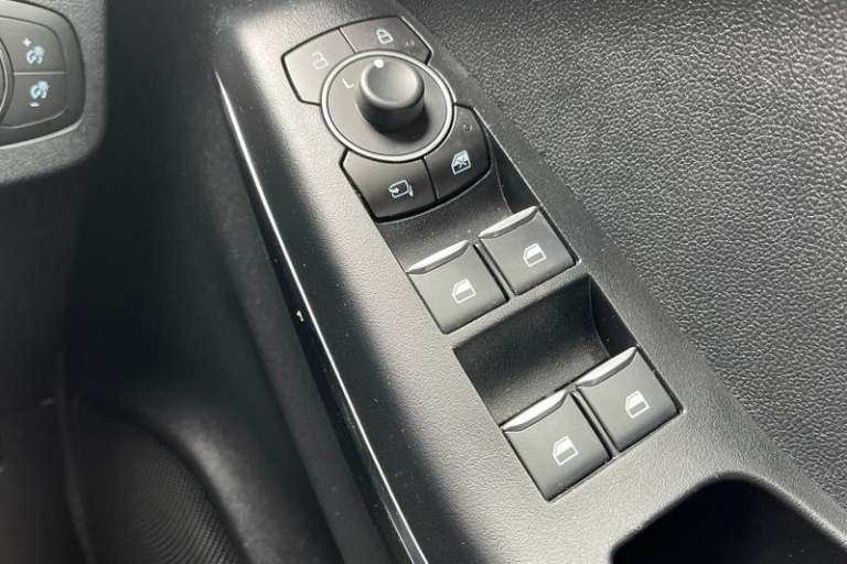 2023 Ford Puma 1.0 EcoBoost Hybrid mHEV ST-Line X 5dr Manual HATCHBACK Petrol Manual