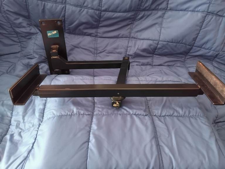 Classic " Pivotelli ", Wall Mounted TV BracKet !