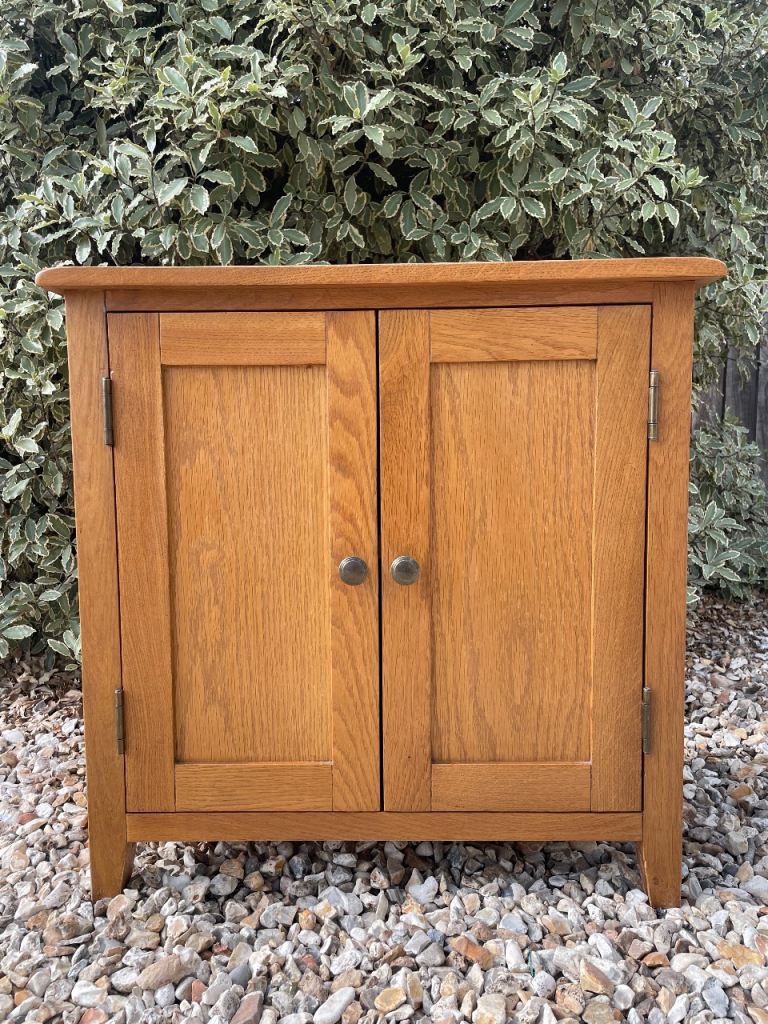 Oak small sideboard cabinet 