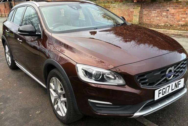 2017 Volvo V60 D3 [150] Cross Country Lux Nav 5dr Geartronic ESTATE DIESEL Automatic