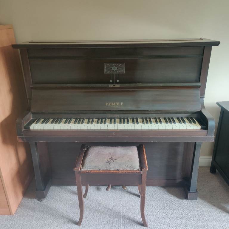 Piano free to collect