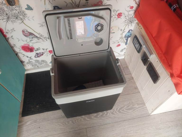 CAMPERVAN  With free awning. 