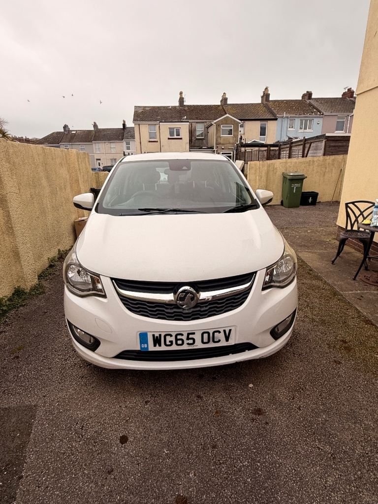 1.0i SE White Vauxhall Viva 
