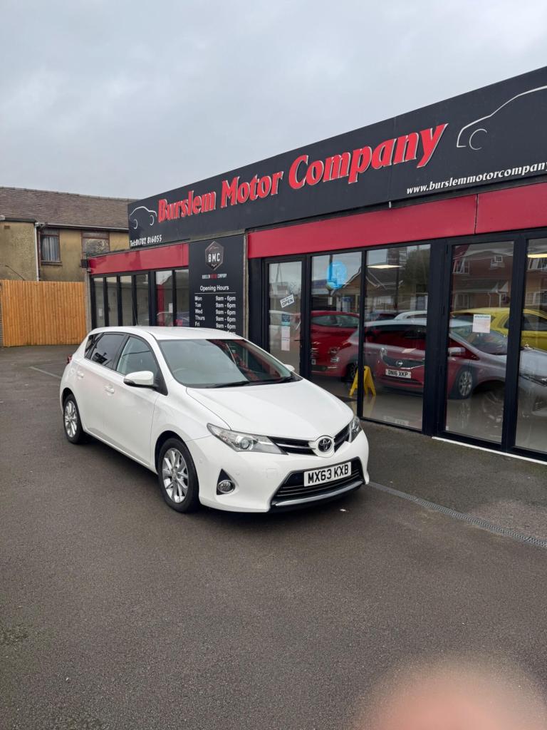  Toyota Auris 1.4 D-4D Excel Euro 5 (s/s) 5dr Diesel Manual