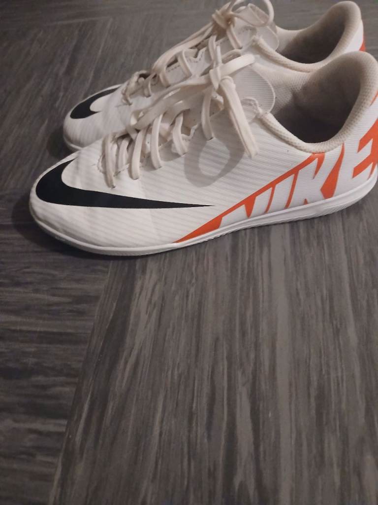 Nike astro football trainers 